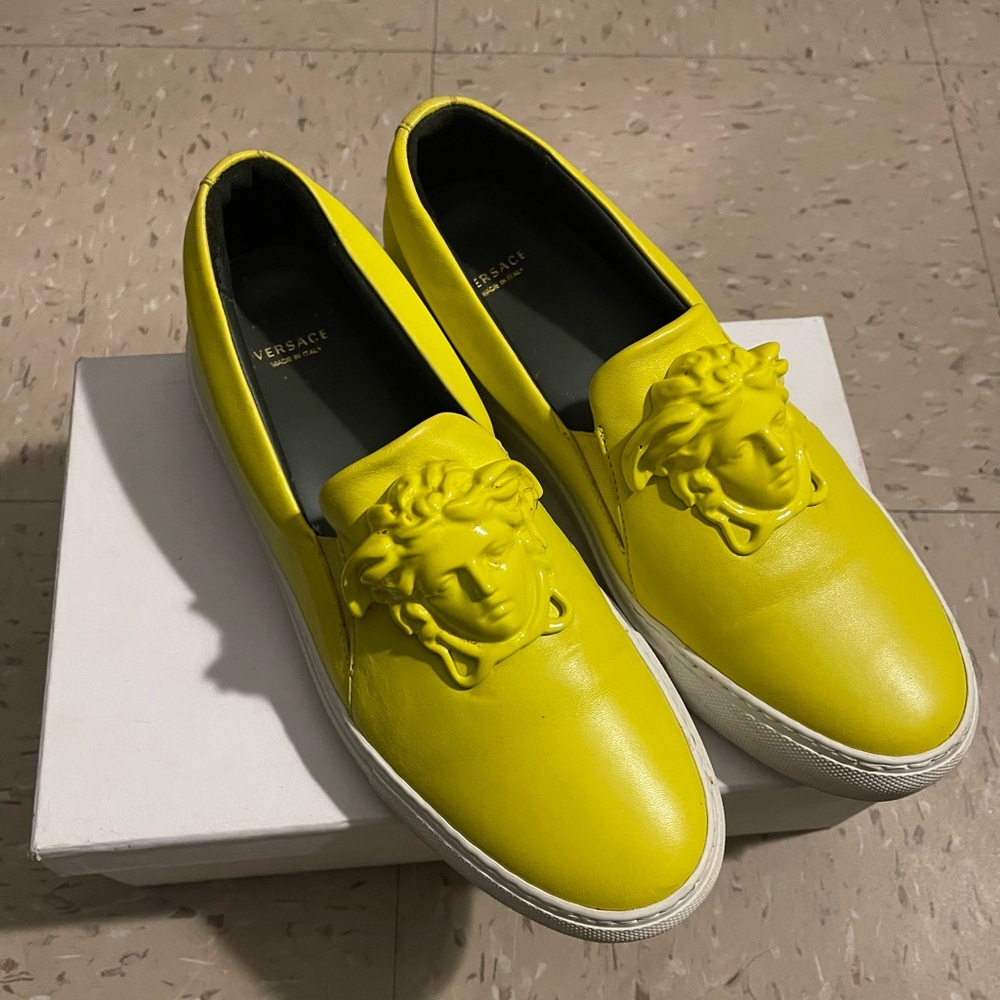 Woman’s canvas sneakers